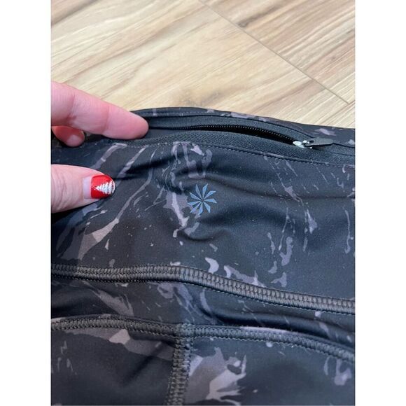 Athleta Velocity Stash Pocket Black Marbled 7/8 Legging sz XS - Picture 8 of 10